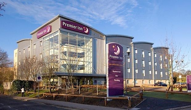 Premier Inn Watford Central Экстерьер фото
